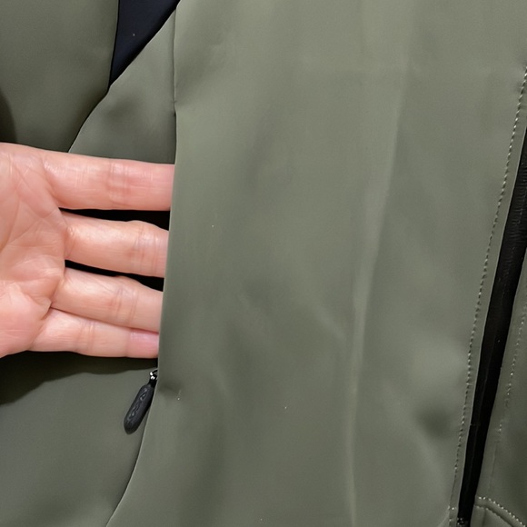 Sugoi green and black jacket (sz lg) - Picture 7 of 12